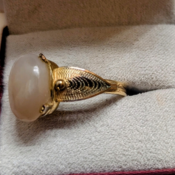 Handmade moonstone ring in brass setting - Picture 3 of 4
